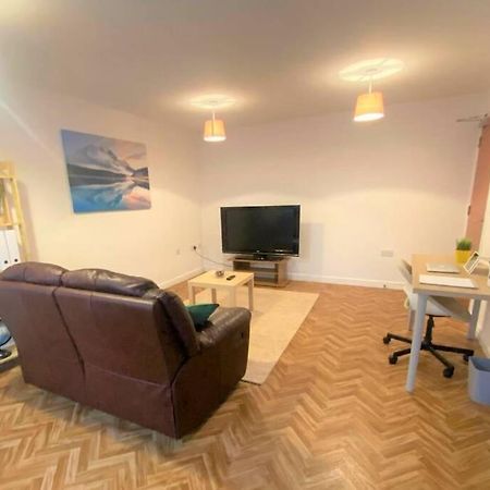 The Onyx Suite - 1 Bed Apartment W/ Free Parking Cardiff Exteriör bild
