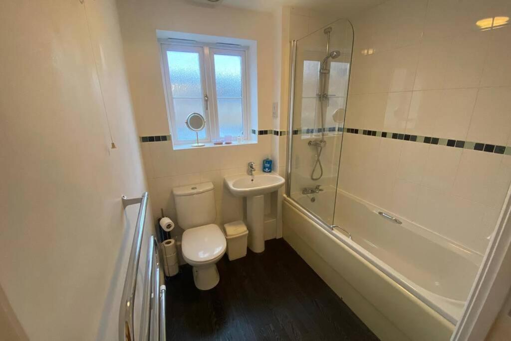 The Onyx Suite - 1 Bed Apartment W/ Free Parking Cardiff Exteriör bild