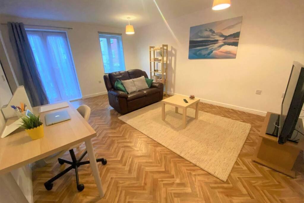 The Onyx Suite - 1 Bed Apartment W/ Free Parking Cardiff Exteriör bild